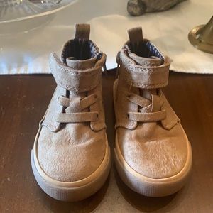 Toddler boy cat and jack boots